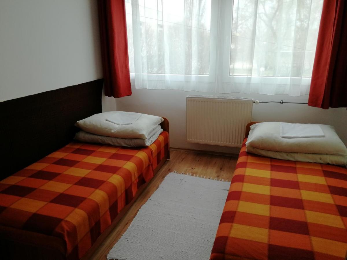 Napsugár Szálló Baja Exterior foto