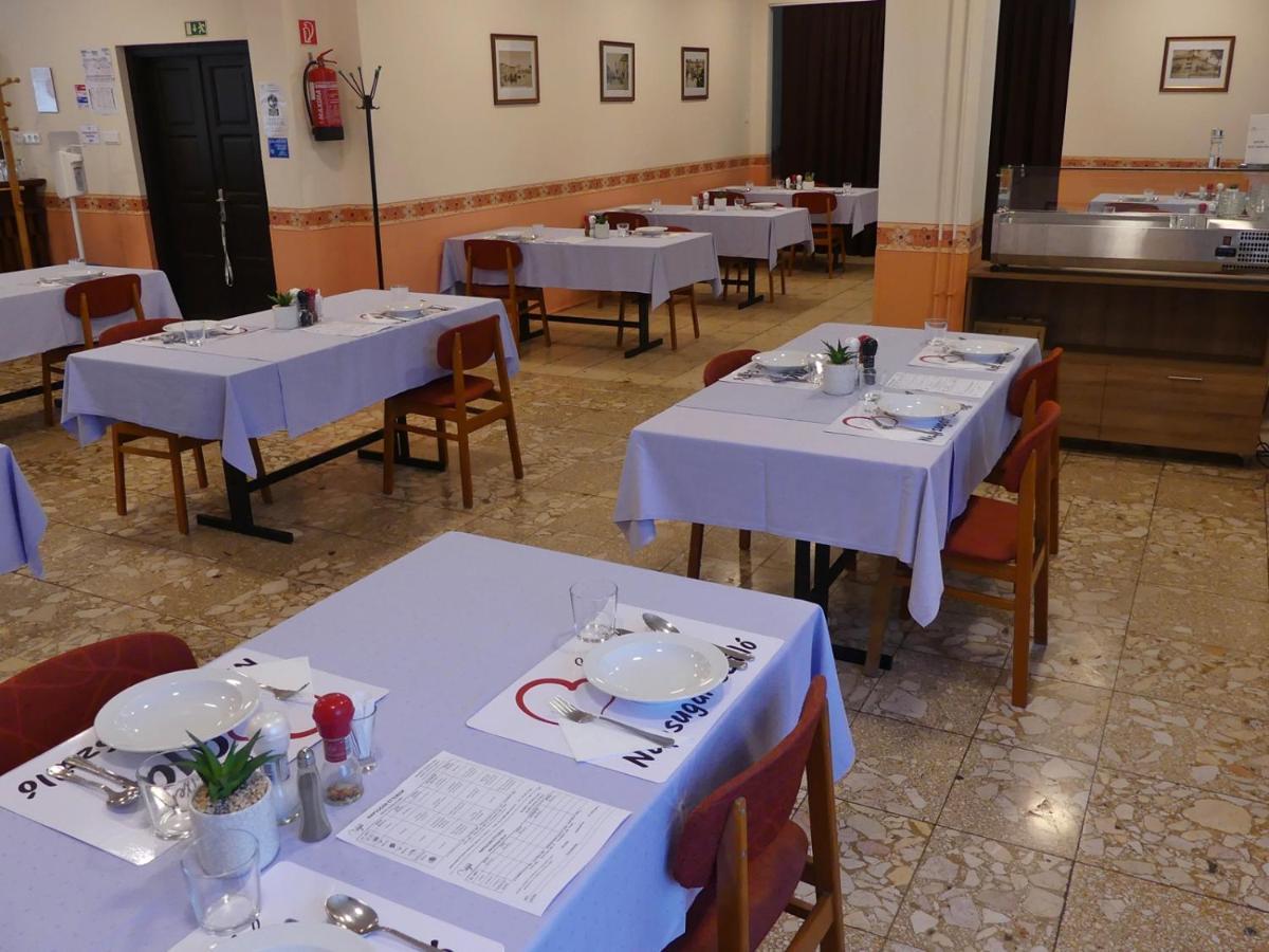 Napsugár Szálló Baja Exterior foto