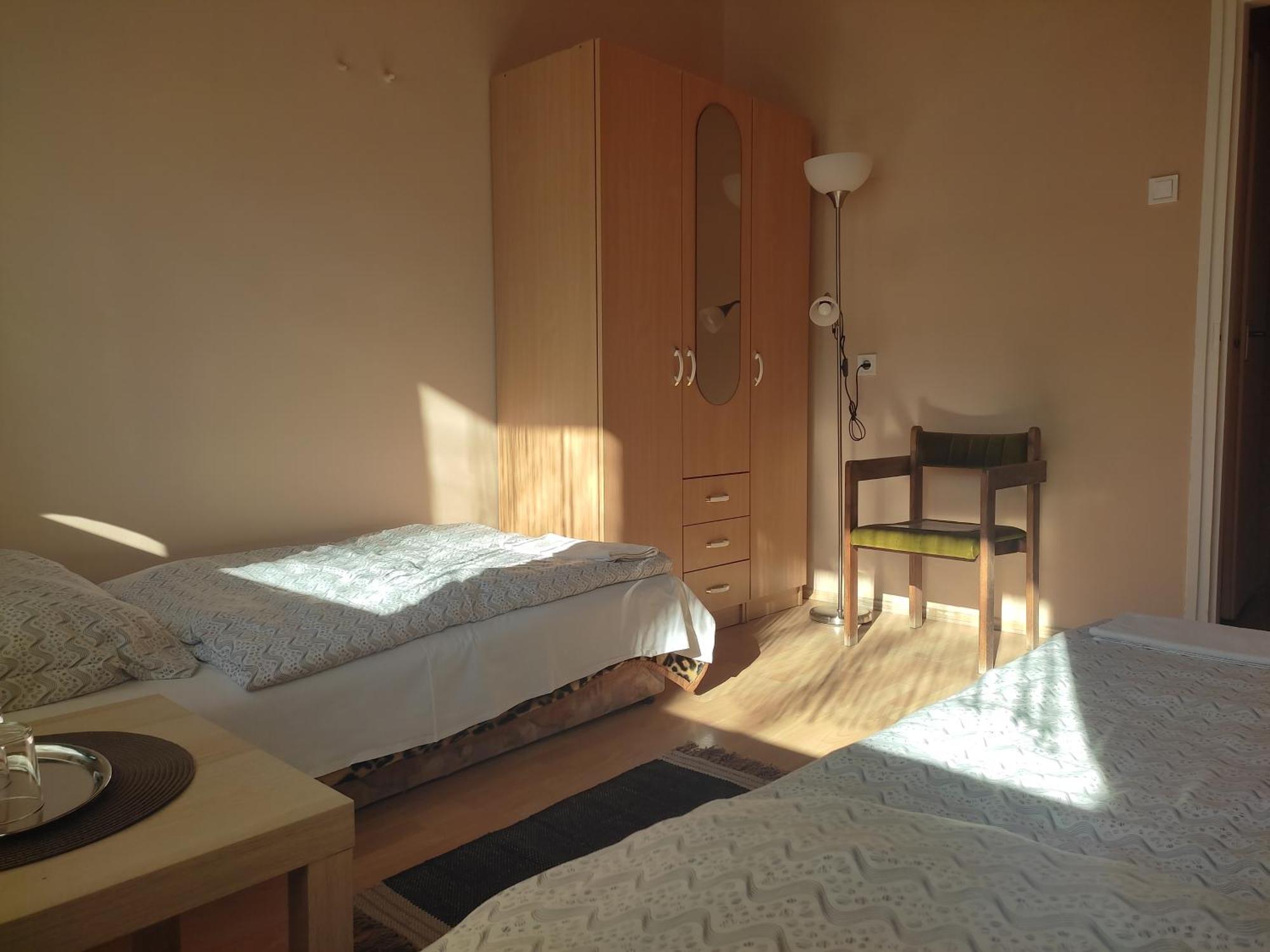 Napsugár Szálló Baja Habitación foto